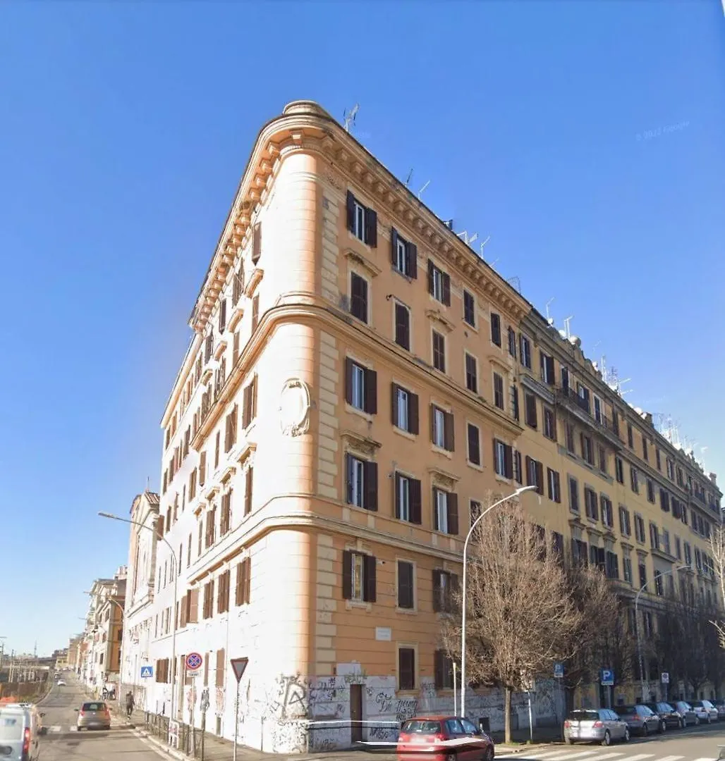 Elena Fine & Shining Studio Rome