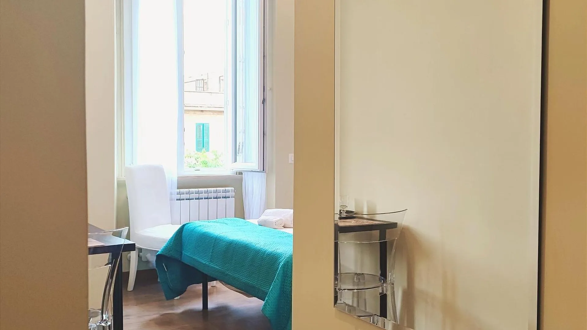 Elena Fine & Shining Studio Roma Italia